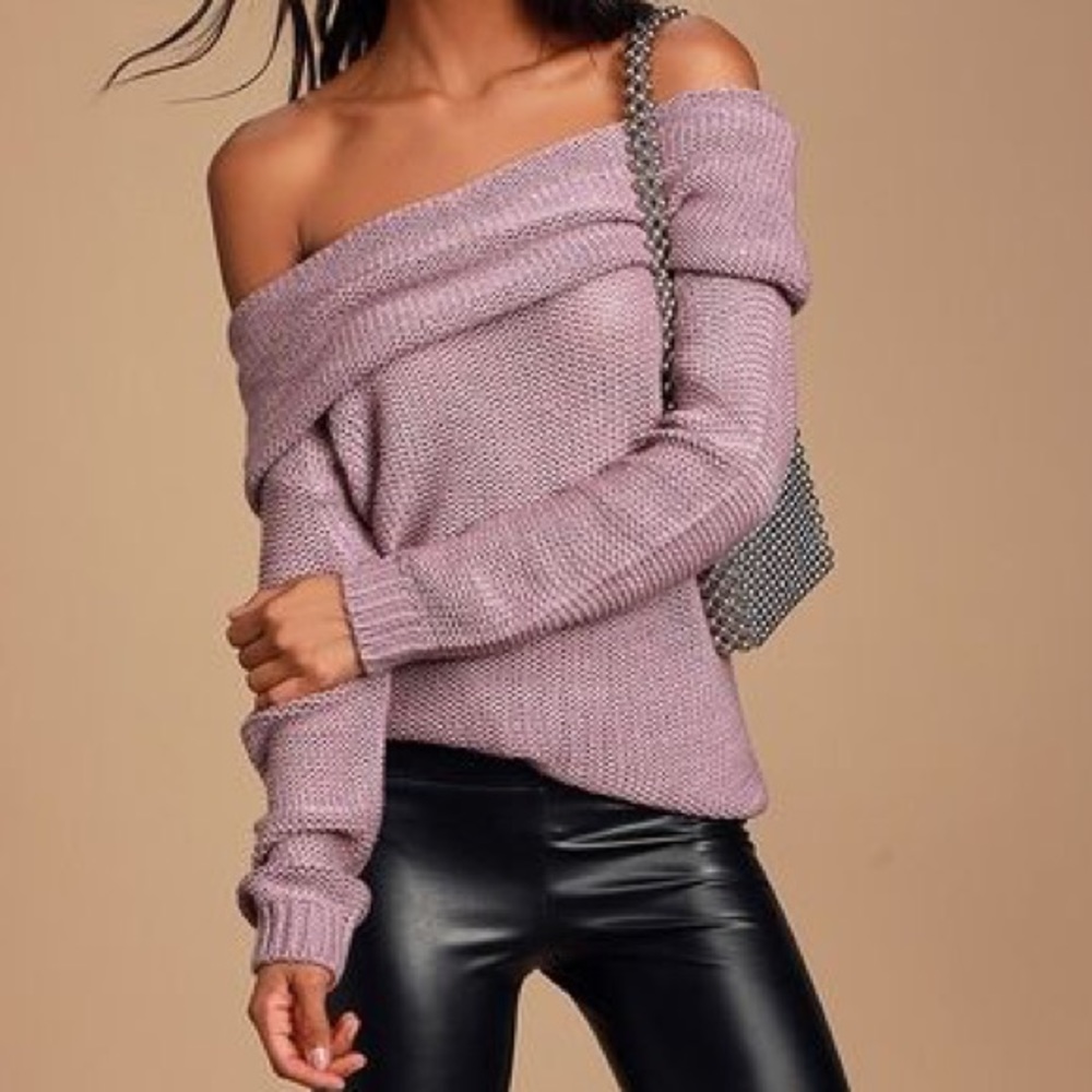 SOLD!Lulu’s NWT Lavender knit off shoulder sweater - Picture 2 of 8